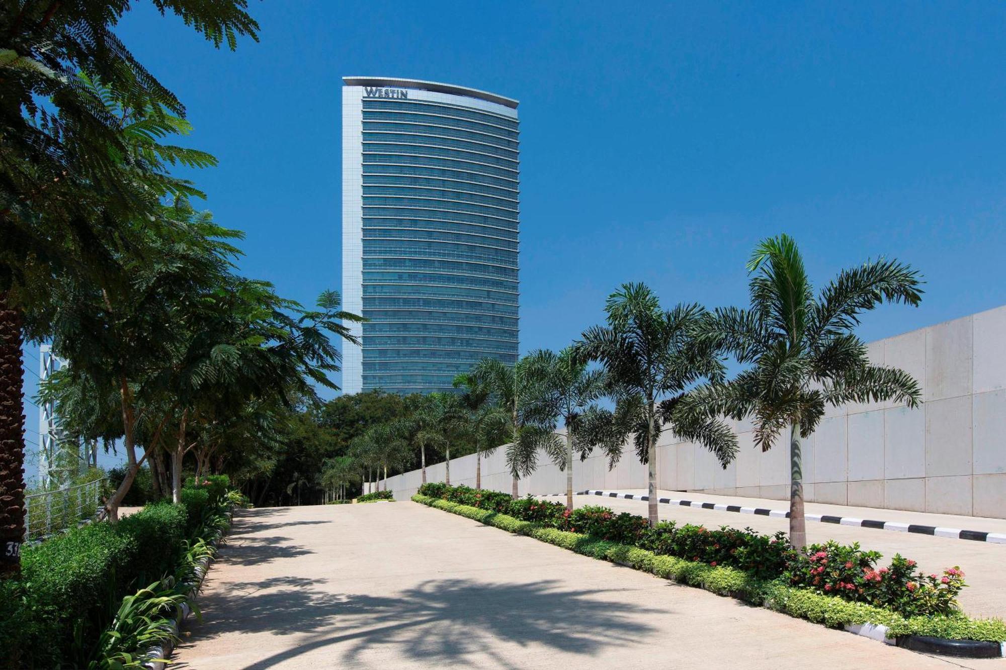 The Westin Mumbai Garden City Hotel Exterior photo